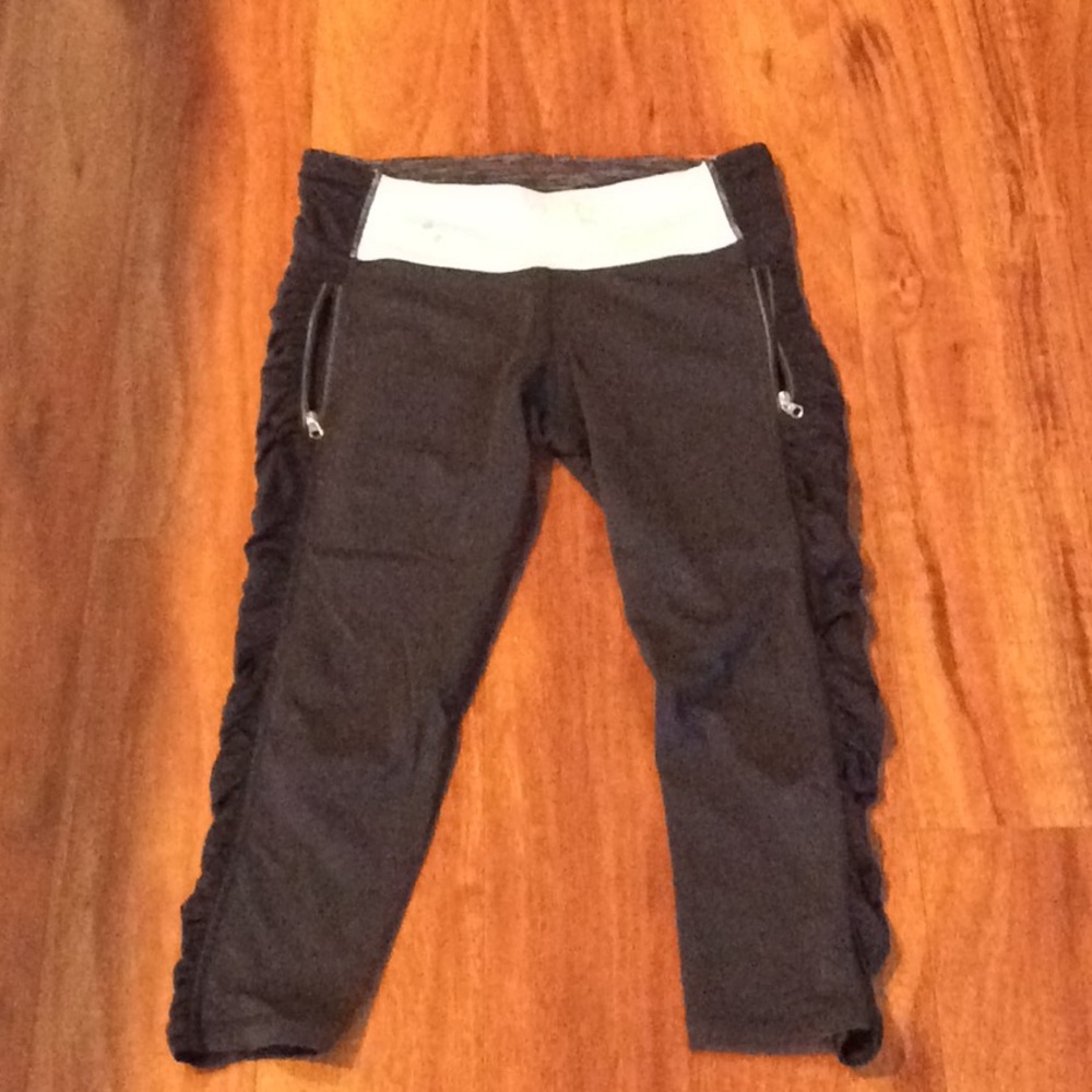 Lululemon ruffled crops